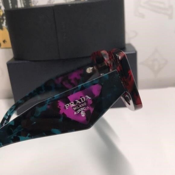 New Authentic Prada PR 15YS Sunglasses – Scarlet Tortoise with Dark Gray Lenses - Picture 13 of 15